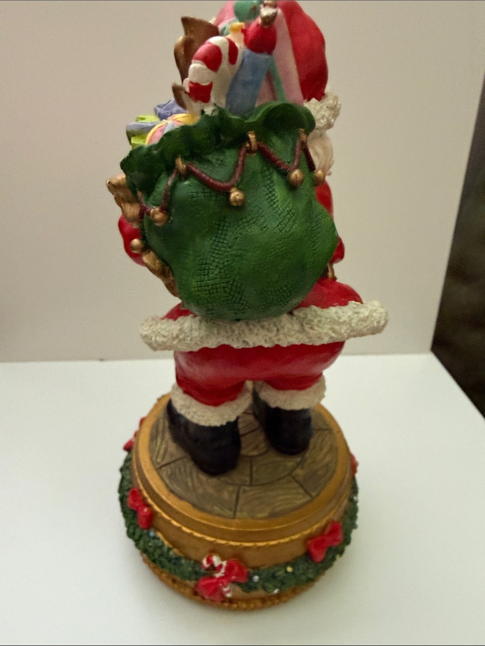 San Francisco Music Box Co.Jolly Old St Nick Santa Wind Up Music Box - Picture 5 of 9